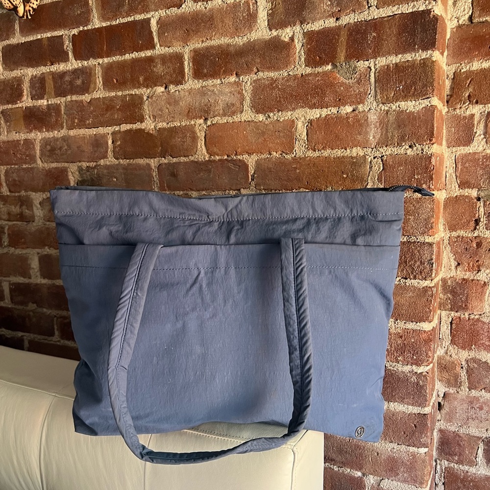 Lululemon steel blue tote bag